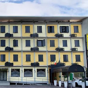 https://hotel-ristorante-tre-leoni.it-lombardy.com
